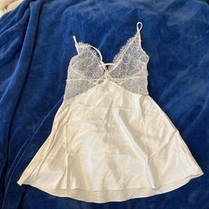Victoria Secrete - Cream lace Slip - Medium